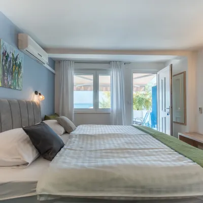 Apartments Zanic on the Beach Các khách sạn gần Trung tâm mua sắm City Center One Split