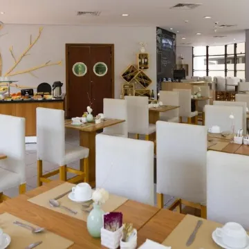 Cosmopolitan Praia Flat