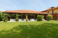 Al Castello Resort Hotels in Novara