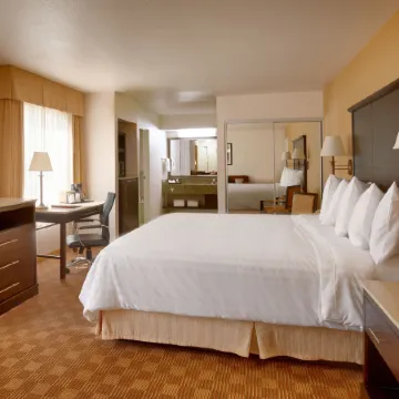 Cortona Inn and Suites Anaheim Resort