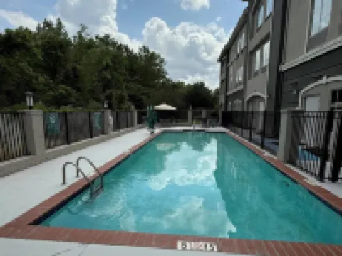 巴吞魯日德納姆斯普林斯拉昆塔温德姆套房酒店 東巴吞魯日縣酒店