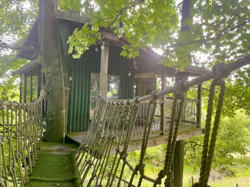 Faraway Follies - Homestays