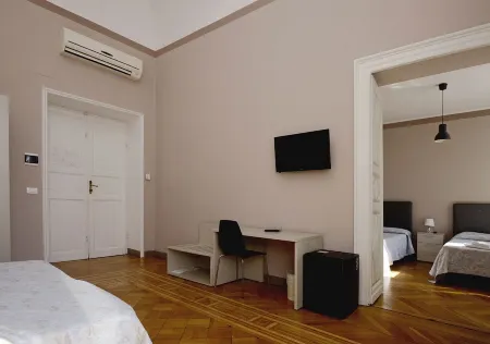 Hotel Mediterranee Отели в г. Pegli