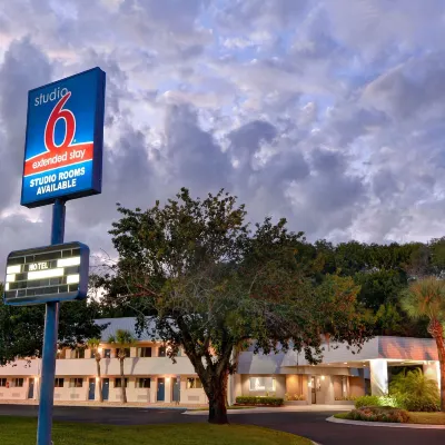 Studio 6 Extended Stay - Jacksonville, FL - Baymeadows Các khách sạn gần Trung tâm mua sắm The Avenues
