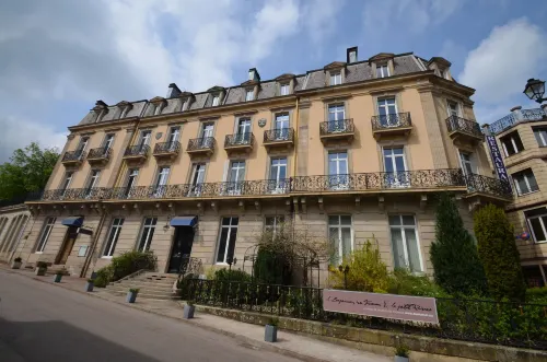 L'Empereur, sa Femme et le petit Prince Hotel a Saint-Nabord