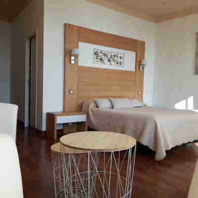 Hôtel la Guimbarde Rooms
