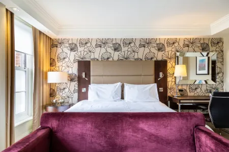 Cbh the Lensbury Отели рядом с достопримечательностью «Парк Буши»