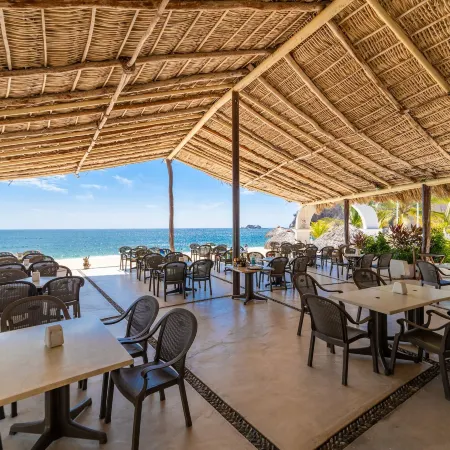Hotel Castillo Huatulco & Beach Club