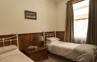 Creek Cottage Hotels in Walhalla