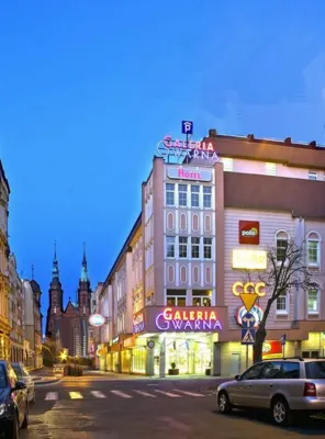 SkyHotelGwarna Hotels in Legnica