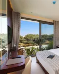 The Xon Hotel