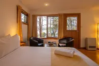 Lake St Clair Lodge Hotels in Lake Saint Clair