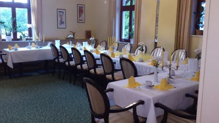 Hotel am Kurpark Отели в г. Зальцланд