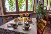 Royal Victoria Hotel - breakfast