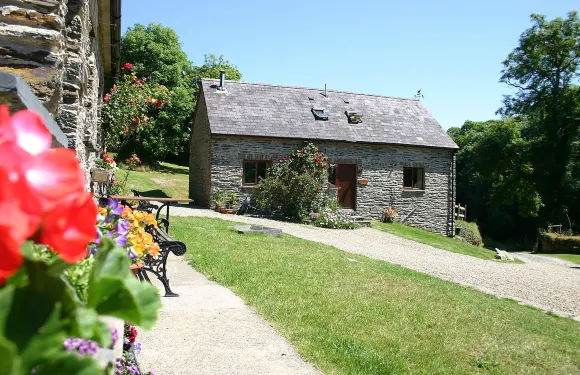 特洛蒂賴假日酒店