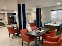 Holiday Inn Express Wichita North - Park City Hotels in Park City
