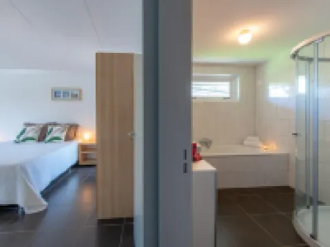 Detached Bungalow Perfect for Water Sports and Nature Enthusiasts