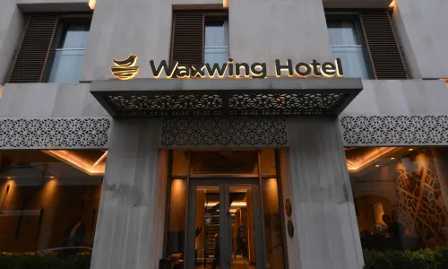 Waxwing Hotel
