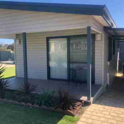 Twin Waters Caravan Park Hotel Exterior