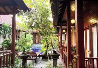 Wait Garden Cottage