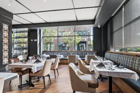 Hotel Indigo Baton Rouge Downtown Отели в г. Порт Аллен