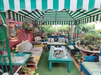 On the House Boutique Bed Breakfast with Terrace Garden Views Отели в г. Нью-Дели