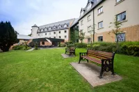 Drayton Manor Hotel