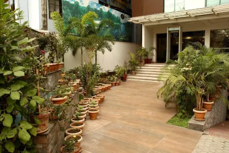 Hotel SJ International