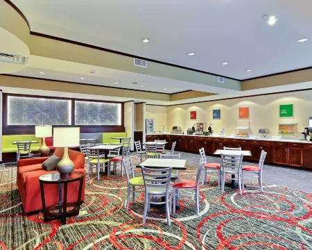 Comfort Suites Uniontown Отели рядом с достопримечательностью «Грэйт Кросс оф Крайст»