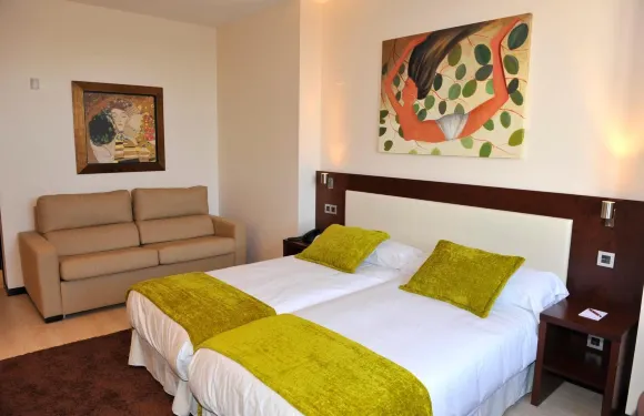 多恩費利佩酒店