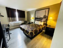 Super 8 by Wyndham Shakopee