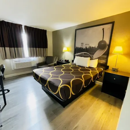 Super 8 by Wyndham Shakopee
