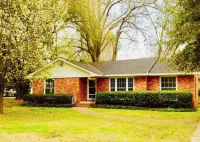 Gorgeous Garden District Cottage Hotels near Malone Stadium