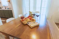 Harp Haven: Silos, Pool, Hot Tub, Fire Pit, King Beds & More