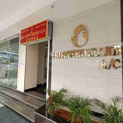 Sri Aswin Grand Hotel Exterior