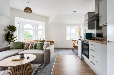 Newport Ship s Nook Cozy Hideaway