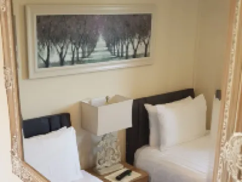 The Dog Inn Hotels in Halstead