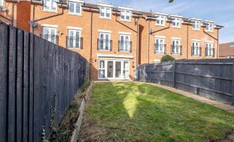 Foxherne 6 Bdrm, 3BA Hse -17