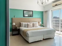 Ker Urquiza Hotel Hotels near Coghlan Station