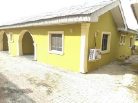 Abeokuta 2-Bed House Sleeps 4 with Free Parking Hotels near Celestial Church of Christ, Ibara Cathedral