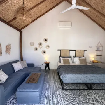 Curiol Boutique Hotel & Lounge