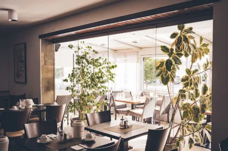 Gartenstadt Hotel Отели в г. Людвигсхафен