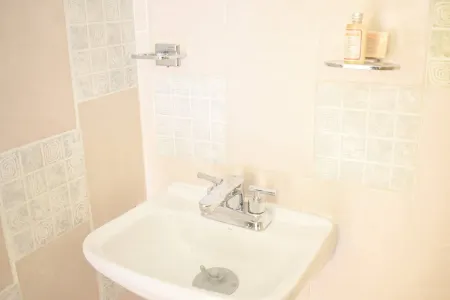 Cancun Guest House 5