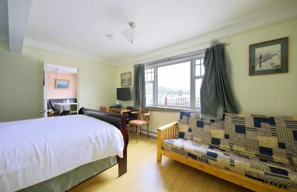 鷹崖床&早餐旅館