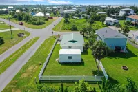 1st Street Bungalow - parking
