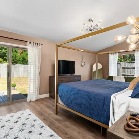 The Sinatra - Fun, 5BD Home! Huge Pool! Game Room!