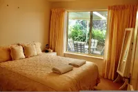 "Villa Marie"- Pet-Friendly Hotels in Encounter Bay