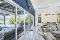 Luxury Golf Villa in Bavaro (Cocotal Palma Real) – Pool, Jacuzzi, Staff