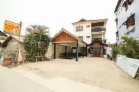 Maylay Guesthouse Hotels near Wat That