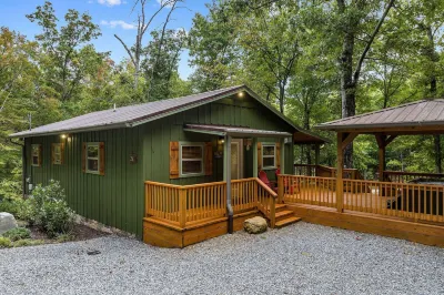 Beside Still Water 2 - 2 Bedrooms, 2 Baths, Sleeps 6 Home Hotels in Cosby